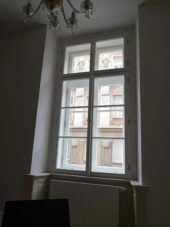 Palace View: Luxury Shared Apartment with VR Experience Prague Guest house