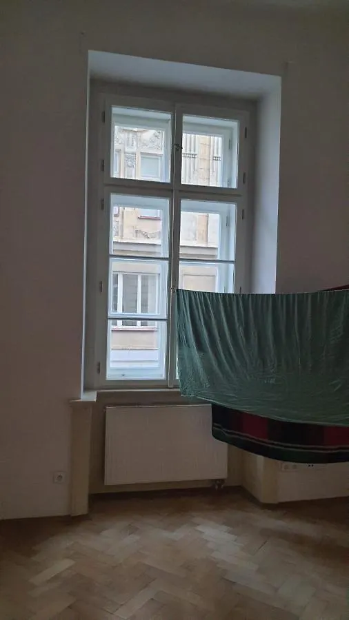 Palace View: Luxury Shared Apartment with VR Experience Prague