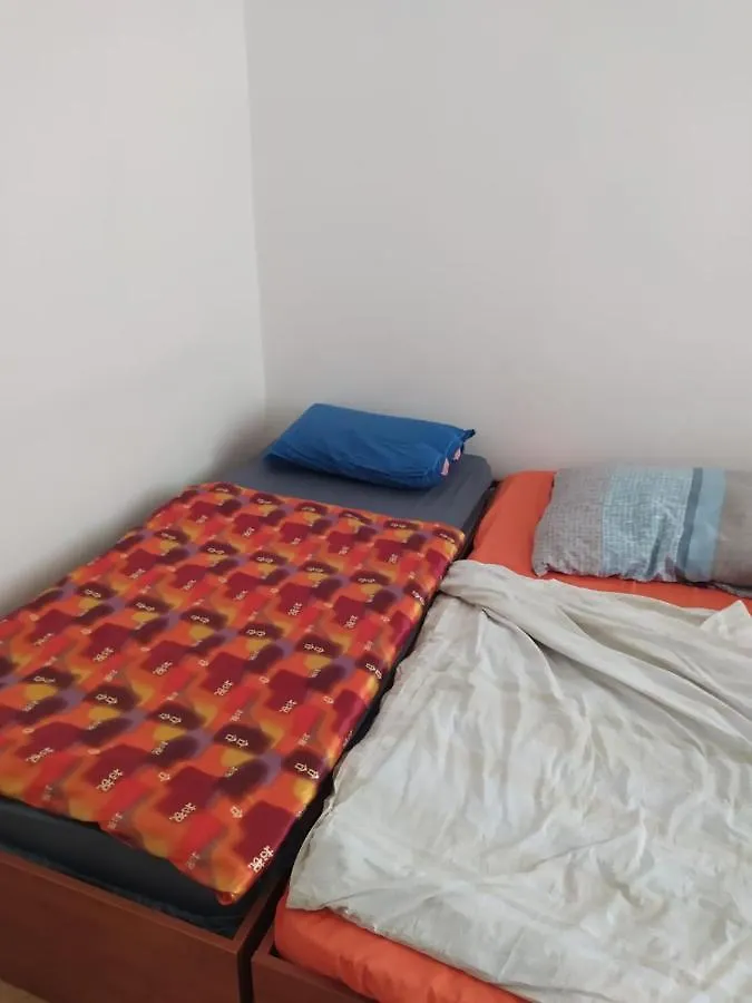 Palace View: Luxury Shared Apartment with VR Experience Prague